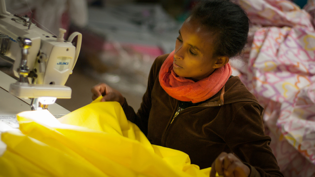Working in a textile factory in Asmara, Eritrea. Just 12% of total trade in Africa is among African countries. (Photo/Flickr/Andrea Moroni).